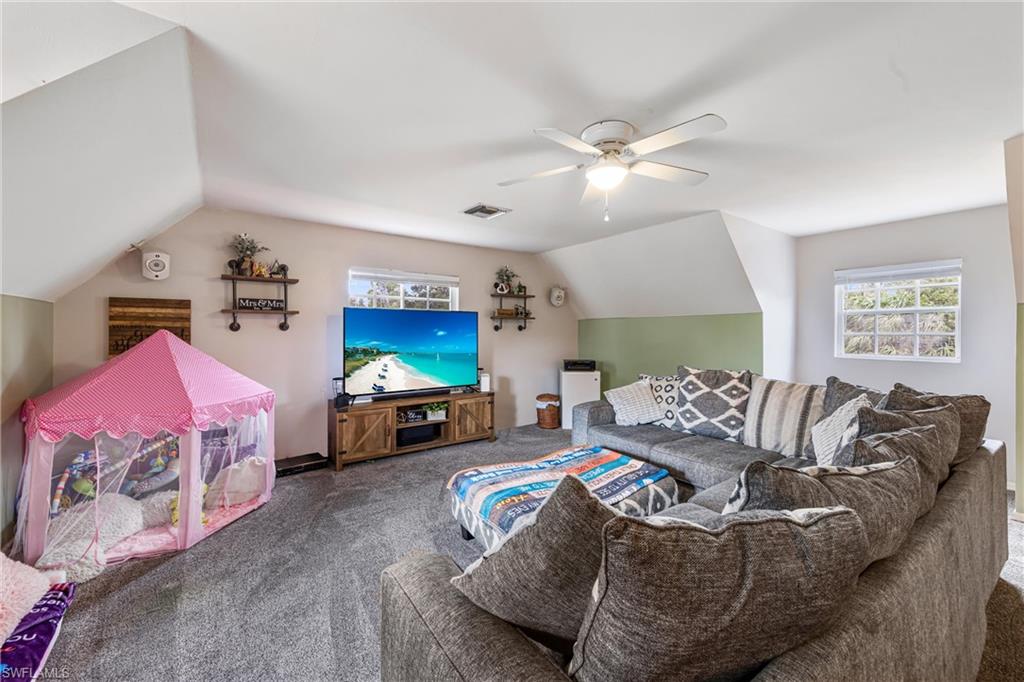 SAN CARLOS PARK - Residential