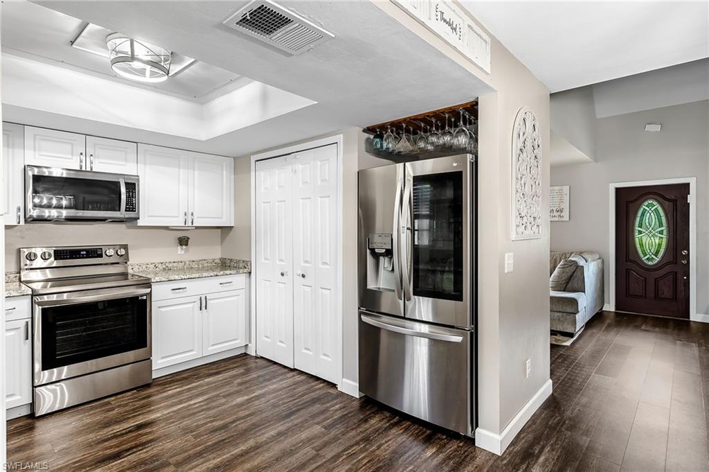 SAN CARLOS PARK - Residential