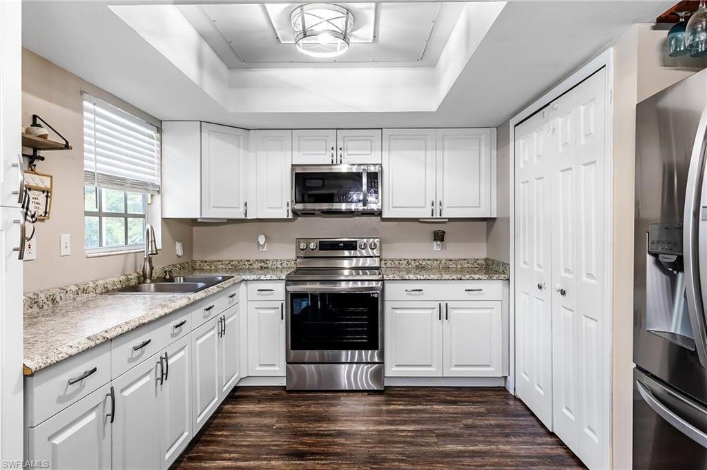 SAN CARLOS PARK - Residential