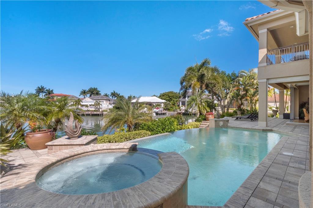 MOORINGS - Residential