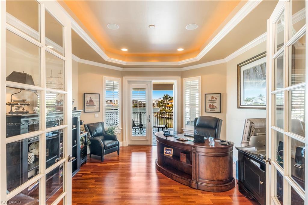 MOORINGS - Residential