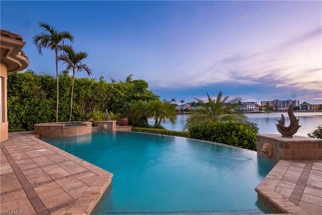 MOORINGS - Residential