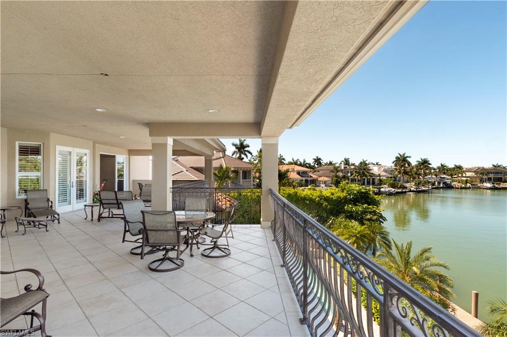 MOORINGS - Residential