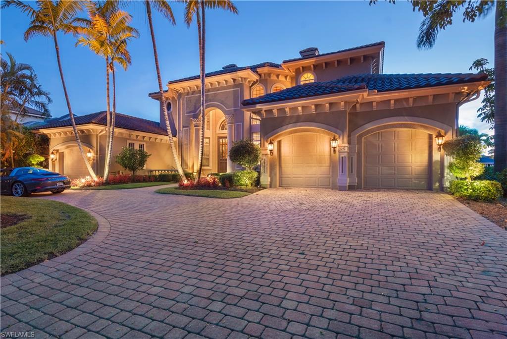 MOORINGS - Residential