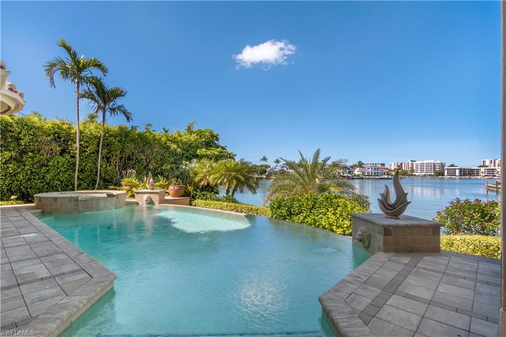 MOORINGS - Residential