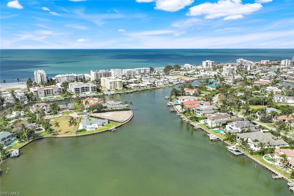 MOORINGS - Residential