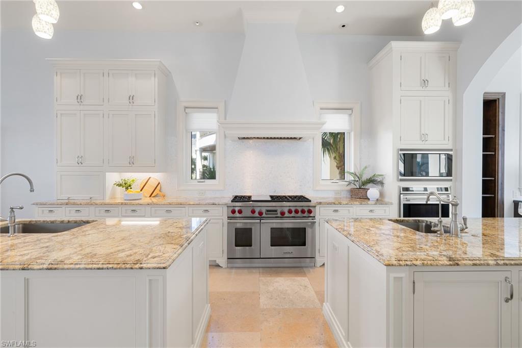 BAREFOOT BEACH - Residential