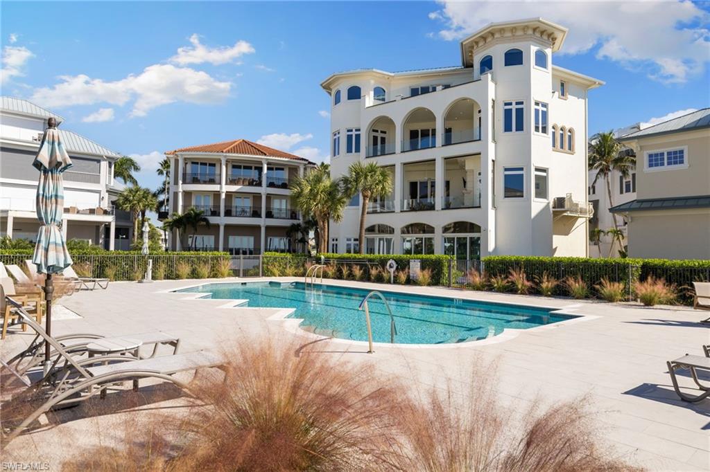 BAREFOOT BEACH - Residential