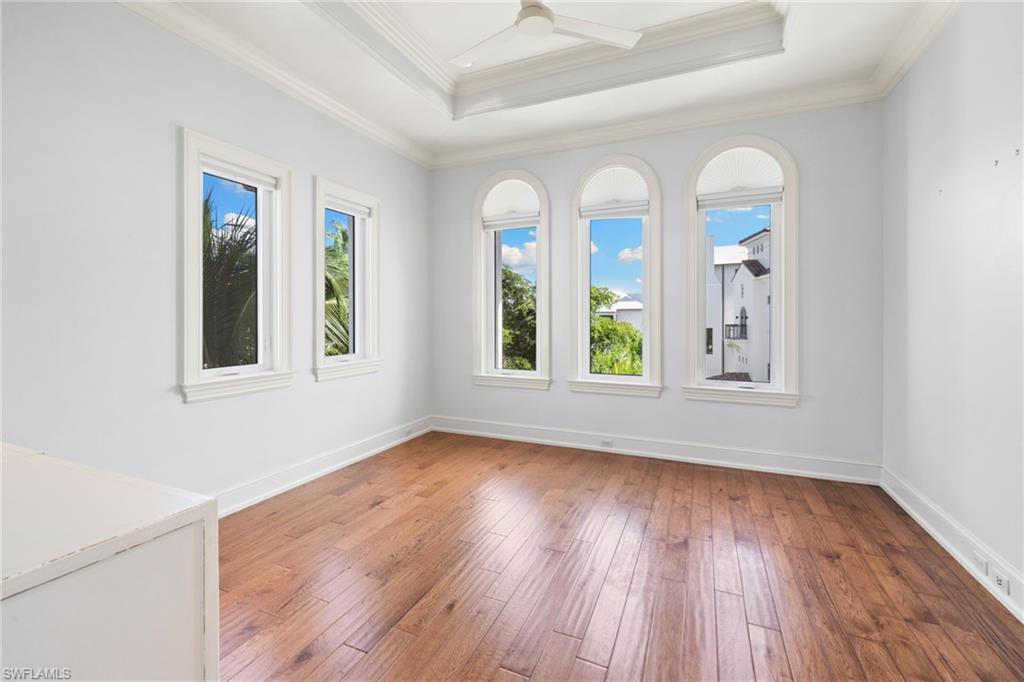 BAREFOOT BEACH - Residential