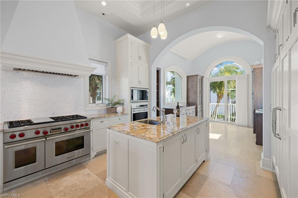 BAREFOOT BEACH - Residential