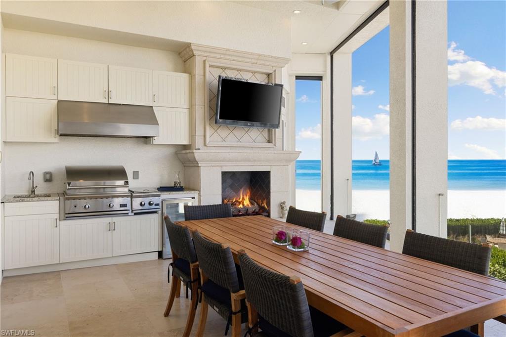 BAREFOOT BEACH - Residential