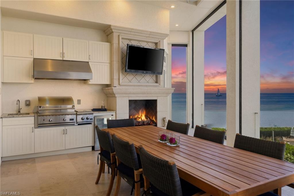 BAREFOOT BEACH - Residential