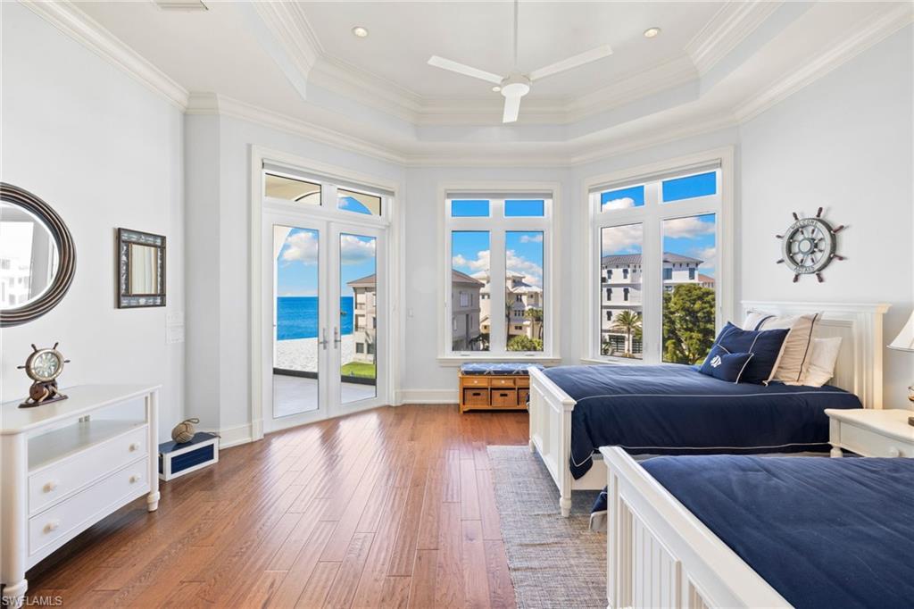 BAREFOOT BEACH - Residential