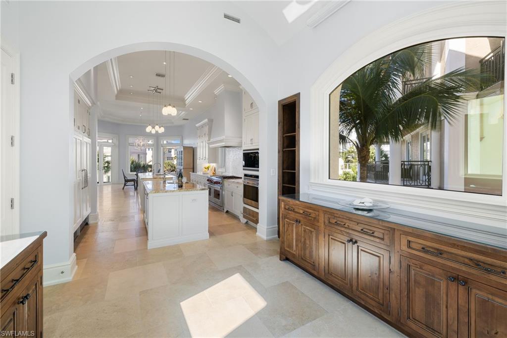 BAREFOOT BEACH - Residential