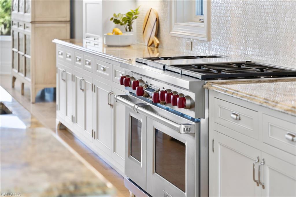 BAREFOOT BEACH - Residential