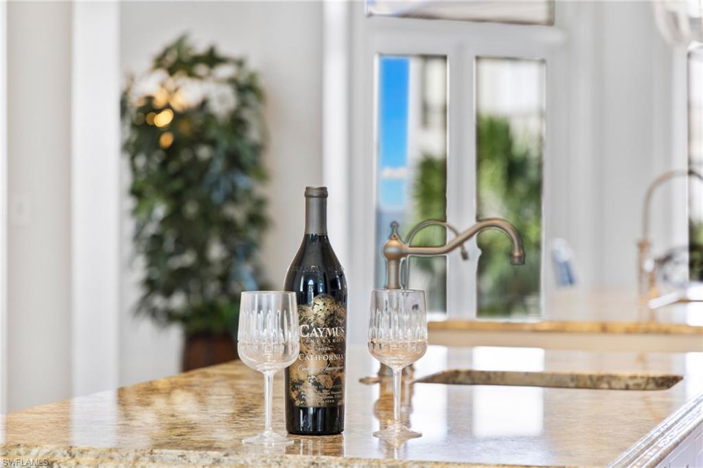 BAREFOOT BEACH - Residential