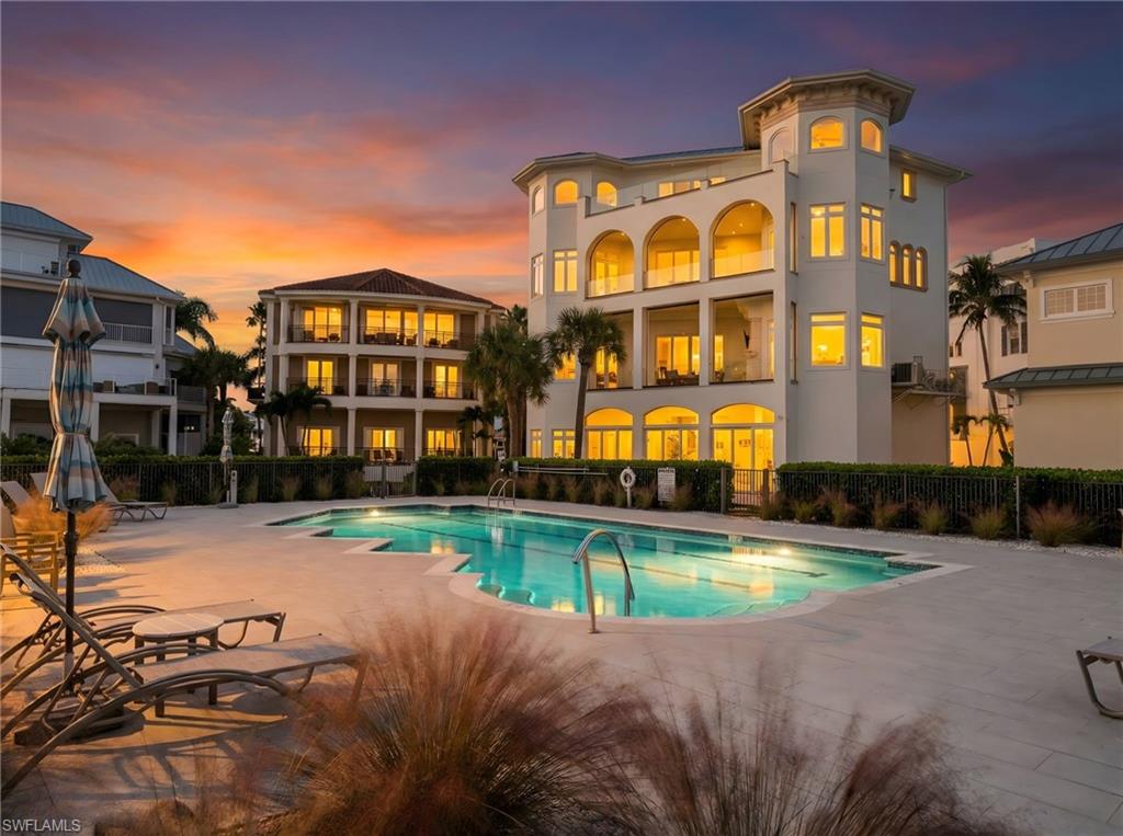 BAREFOOT BEACH - Residential