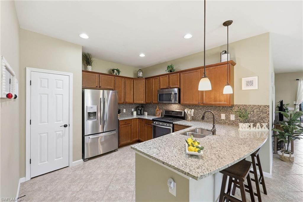 7156 Live Oak DR