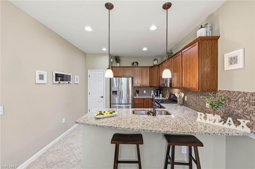 7156 Live Oak DR