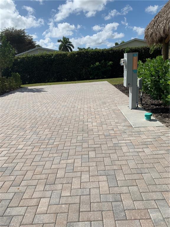 LAGUNA CARIBE - Land