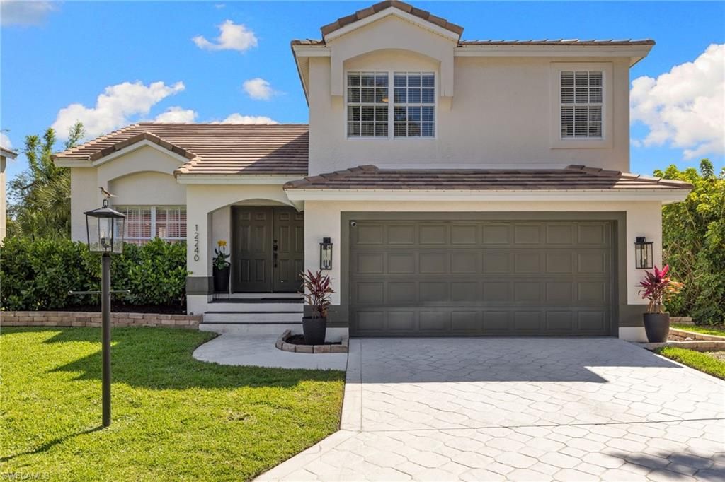 Photo of 12240 Eagle Pointe CIR, FORT MYERS, FL 33913 (MLS # 226018252)