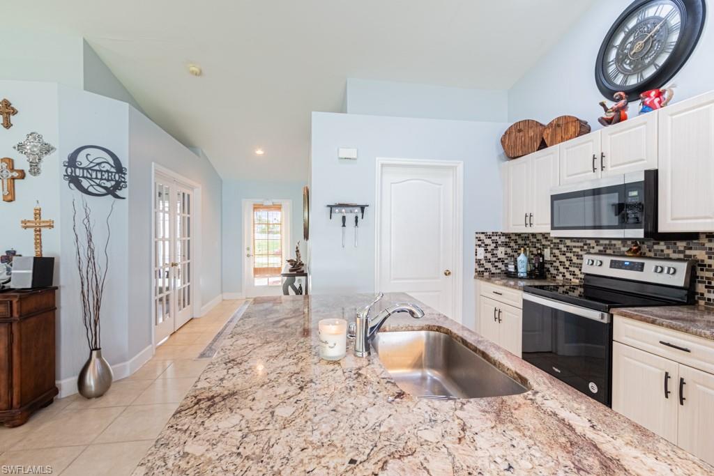 CAPE CORAL - Residential