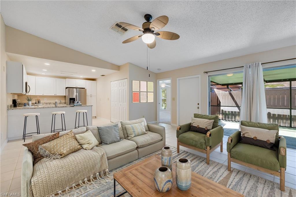 FOXMOOR LAKES - Residential