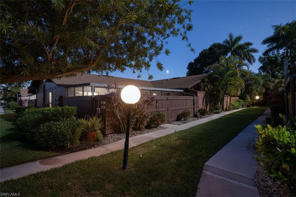 FOXMOOR LAKES - Residential