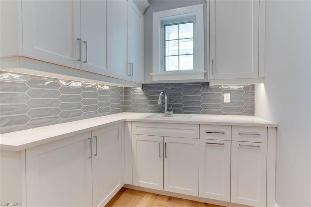 OYSTER HARBOR - Residential