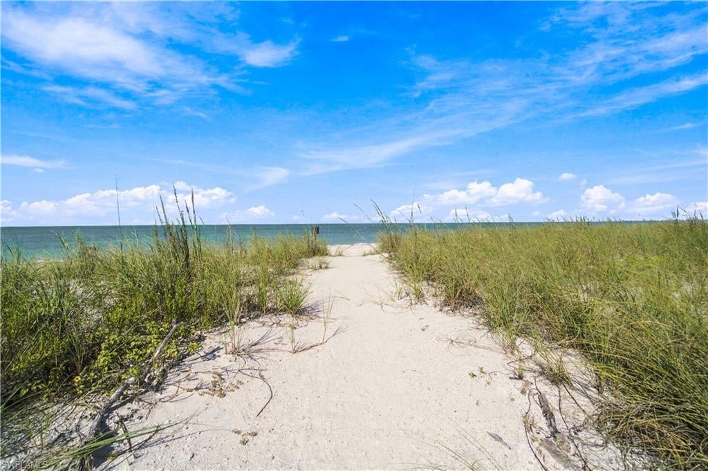 109 Barefoot CIR 22