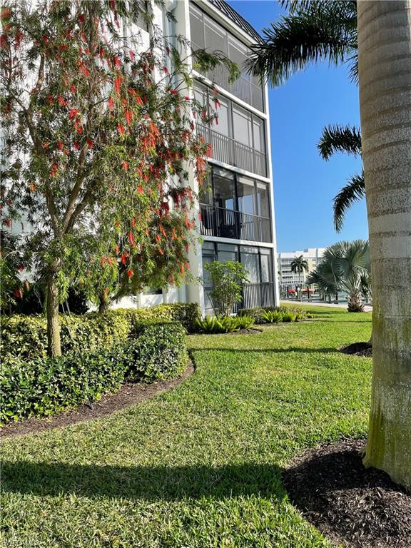 BREEZY POINT - Residential