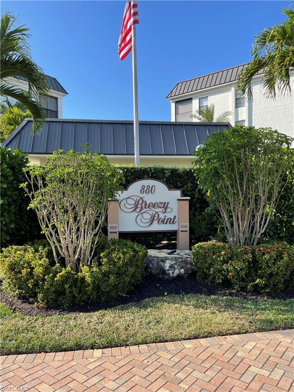 BREEZY POINT - Residential