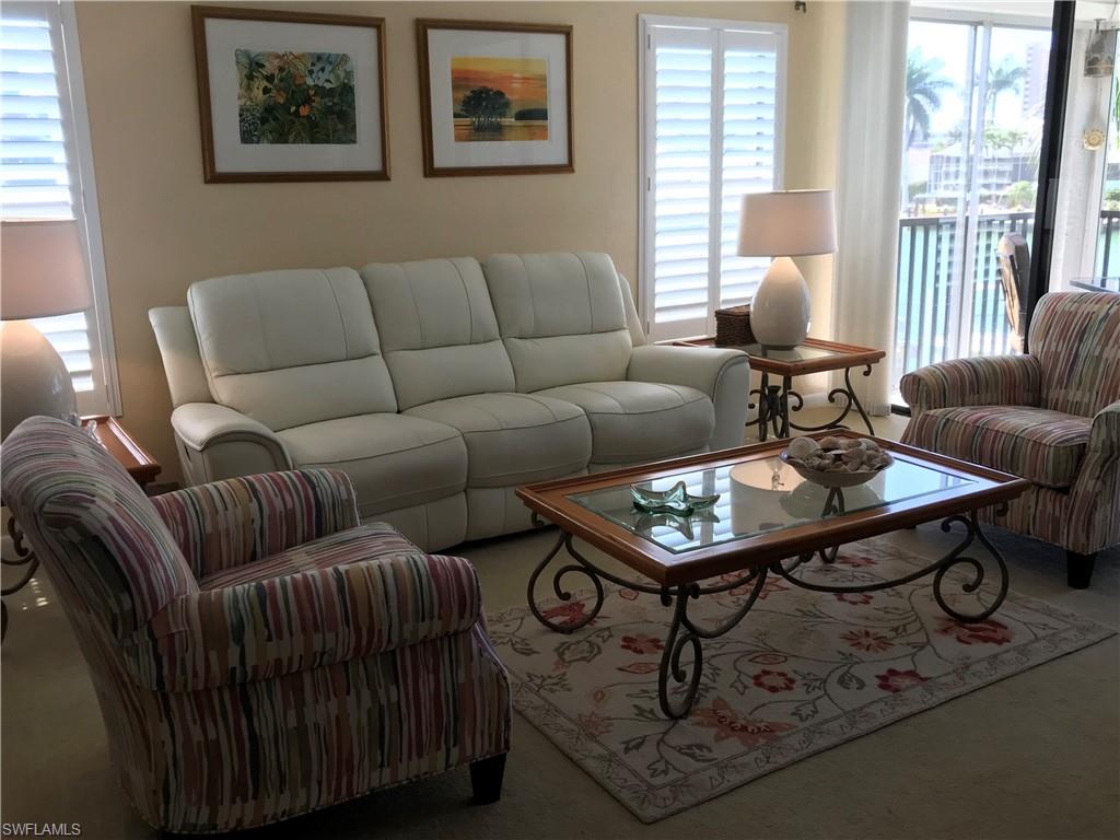 BREEZY POINT - Residential