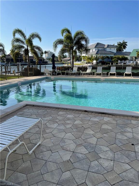 BREEZY POINT - Residential