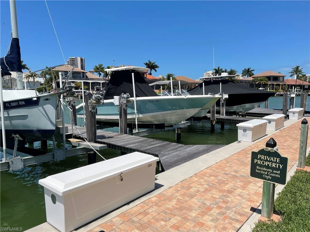 BREEZY POINT - Residential