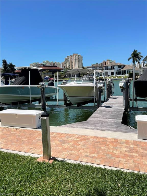 BREEZY POINT - Residential