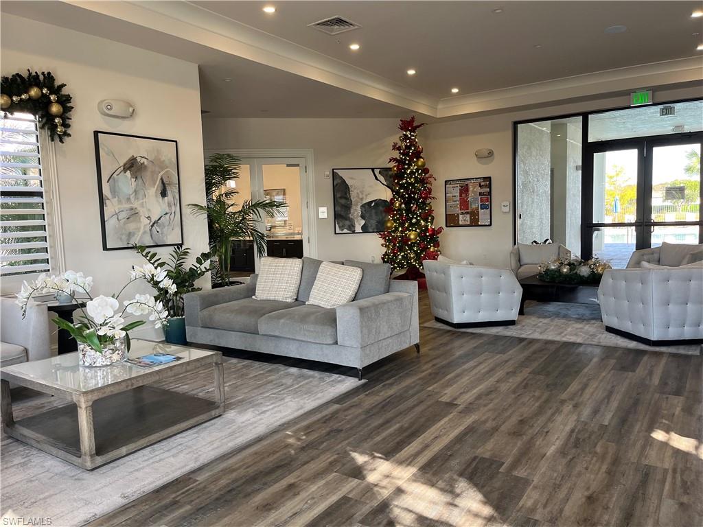 PORTICO - Residential