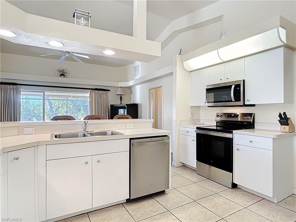 ROTONDA LAKES - Residential