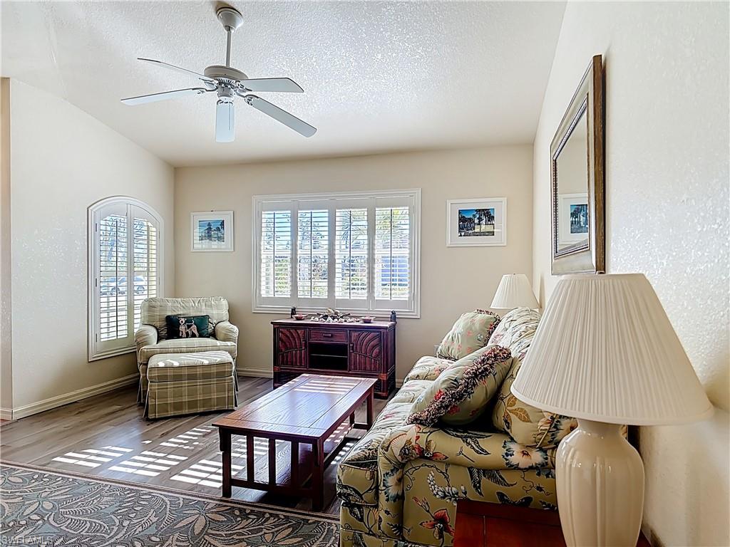 ROTONDA LAKES - Residential