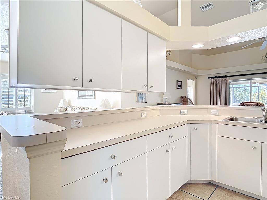 ROTONDA LAKES - Residential