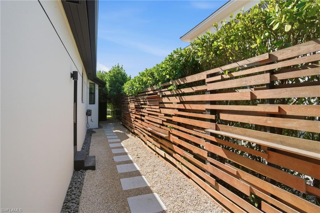 OYSTER BAY - Residential