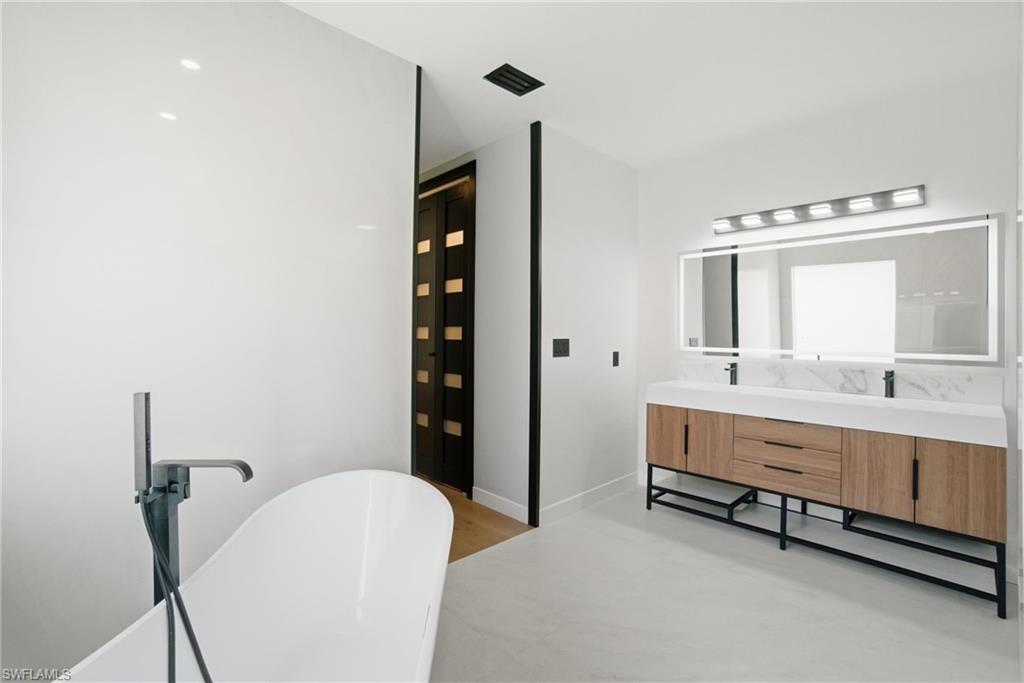 OYSTER BAY - Residential