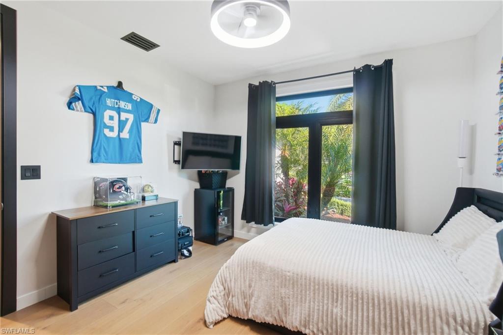 OYSTER BAY - Residential