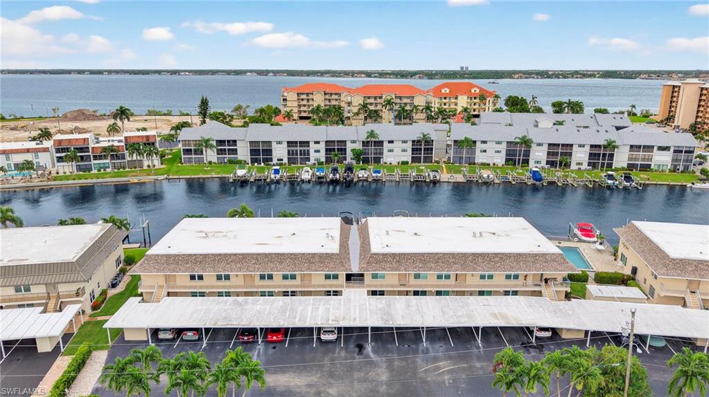 COMMODORE CONDO - Residential