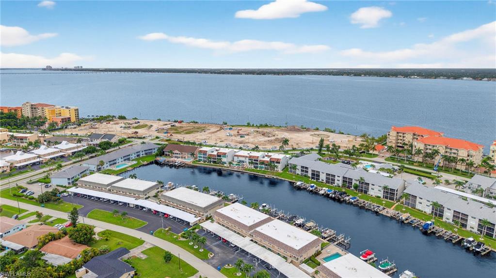 COMMODORE CONDO - Residential