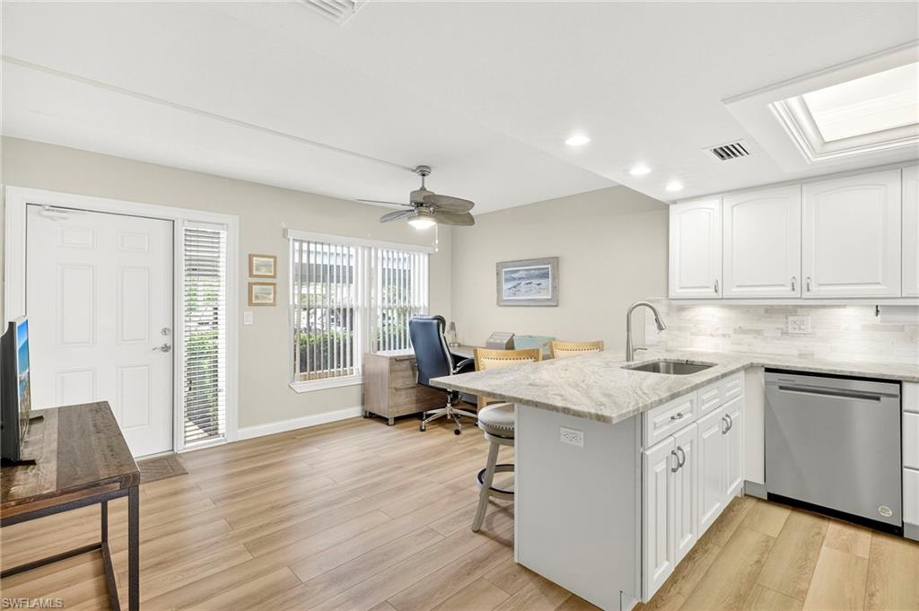 COMMODORE CONDO - Residential