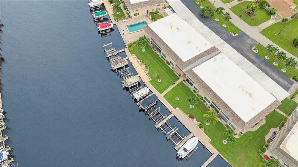 COMMODORE CONDO - Residential