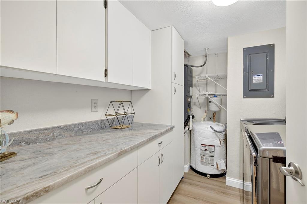 COMMODORE CONDO - Residential