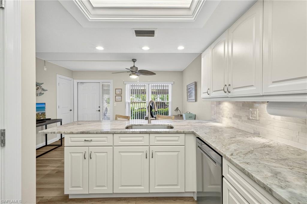 COMMODORE CONDO - Residential