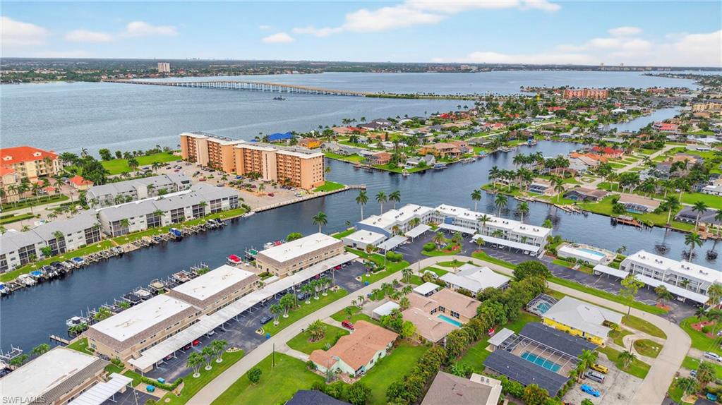 COMMODORE CONDO - Residential